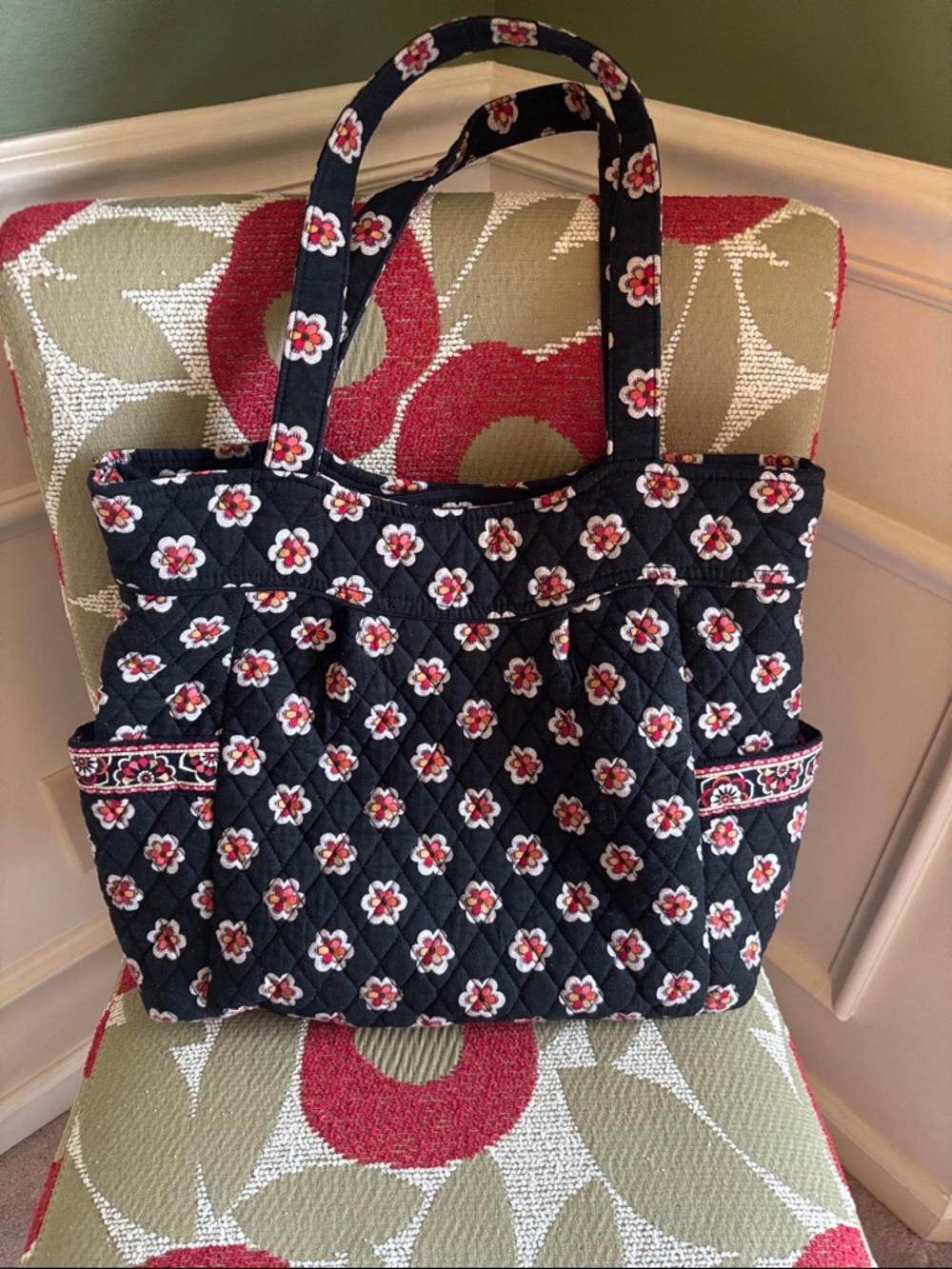 Vera Bradley Black Quilted Daisy Print Tote